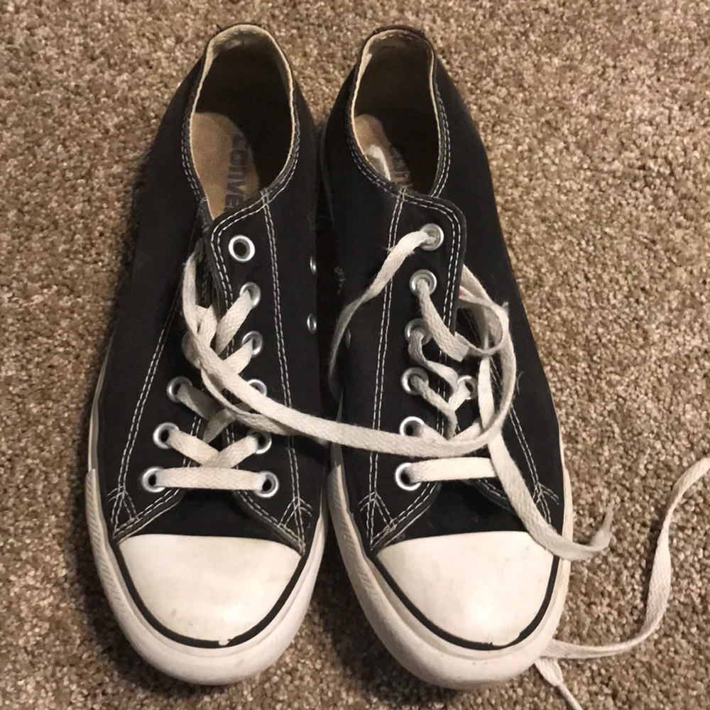 black low top converse
